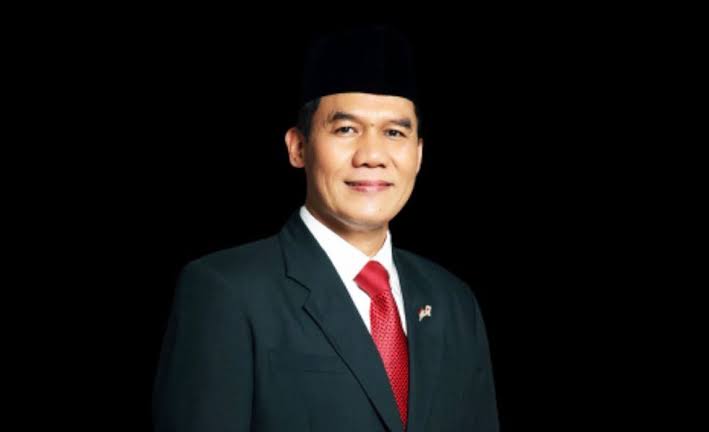 Profil Bambang Haryo Soekartono
