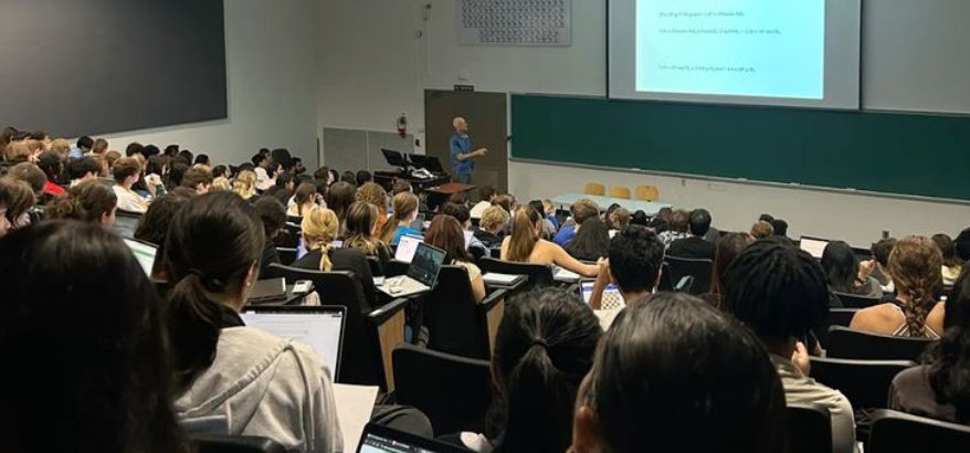 Peran Teknologi Digital dalam Kehidupan Mahasiswa di Era Modern