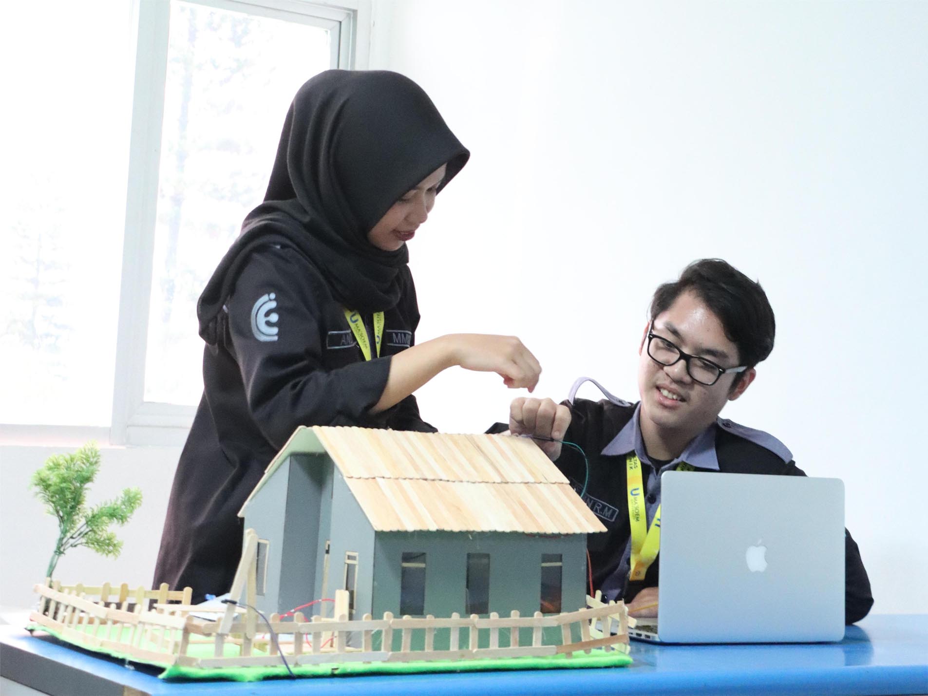 Kenapa Prospek Jurusan Teknik Industri Selalu Tinggi Permintaannya di Berbagai Sektor Pekerjaan?