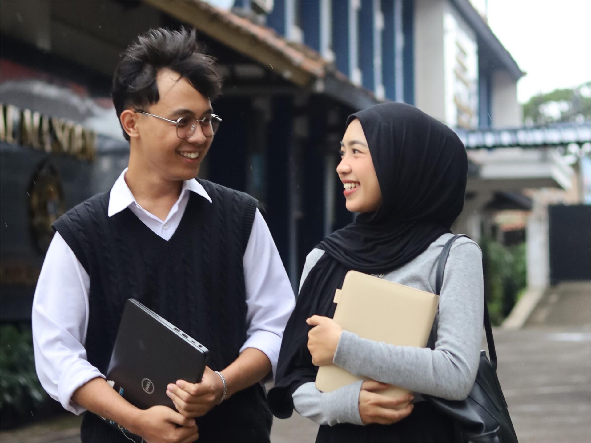 Bagaimana Cara Kuliah Sistem Informasi S1 Tanpa Biaya Menggunakan Fasilitas Beasiswa Rektor Penuh