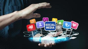 Jasa Sosial Media Marketing vs In-House Marketing: Mana yang Lebih Efisien?