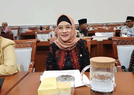 Derta Rohidin: Srikandi Golkar dari Bengkulu yang Siap Menginspirasi di Senayan