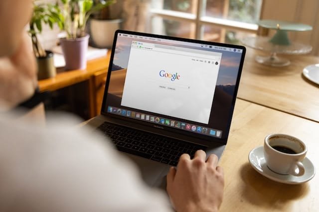 Meningkatkan Visibilitas Bisnis Anda dengan SEO: Manfaatkan Rajabacklink.com untuk Onpage Web Broker