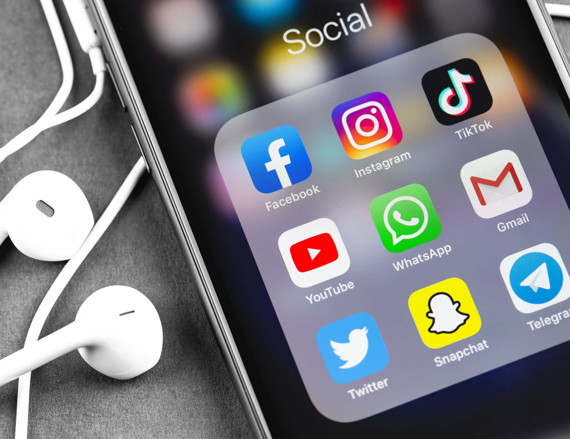 Mengapa Engagement Rate Lebih Penting dari Jumlah Followers?